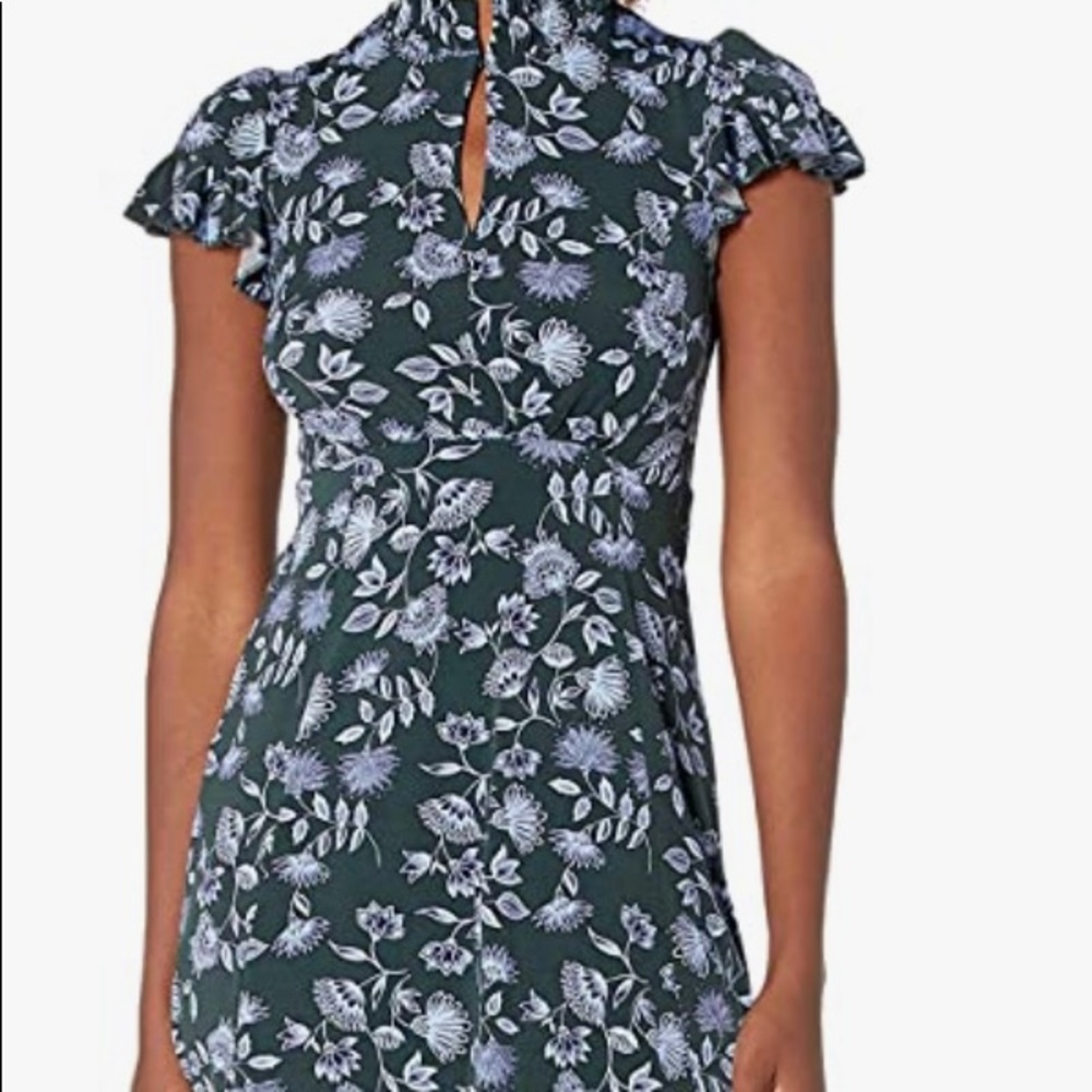 Dress flowers
